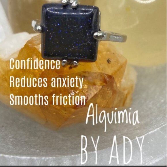 Dainty gold blue sandstone studs statement gem earrings - Picture 4 of 5